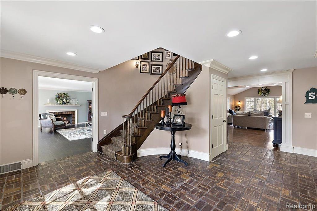 628 BENNINGTON Drive, Bloomfield Hills, MI 48304 — Photo 22