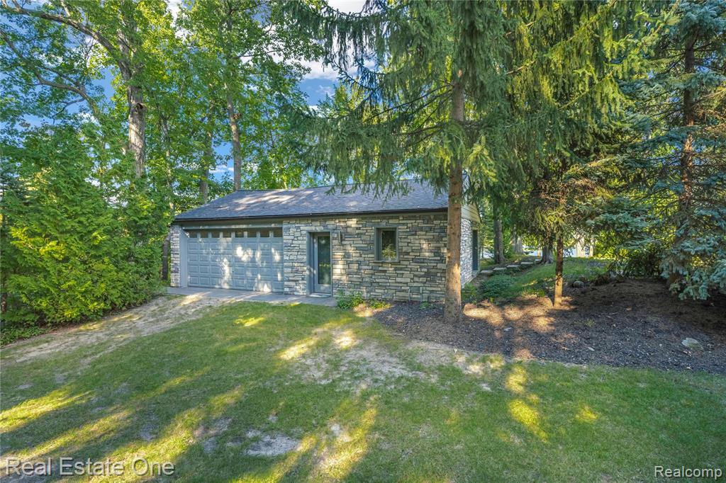 6570 Alden Drive, West Bloomfield, MI 48324 — Photo 59