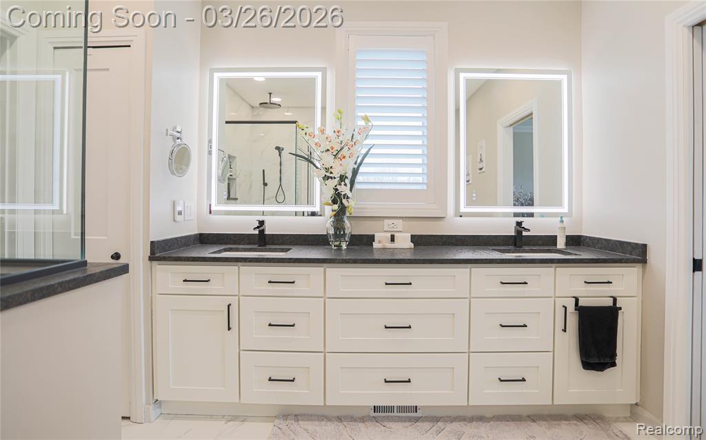 13033 Cathedral Court, Shelby Twp, MI 48315 — Photo 57