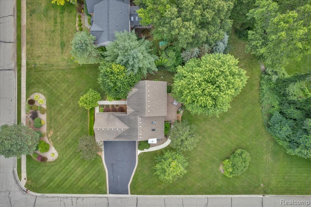 9695 Forest Ridge Drive, Clarkston, MI 48348 — Photo 32