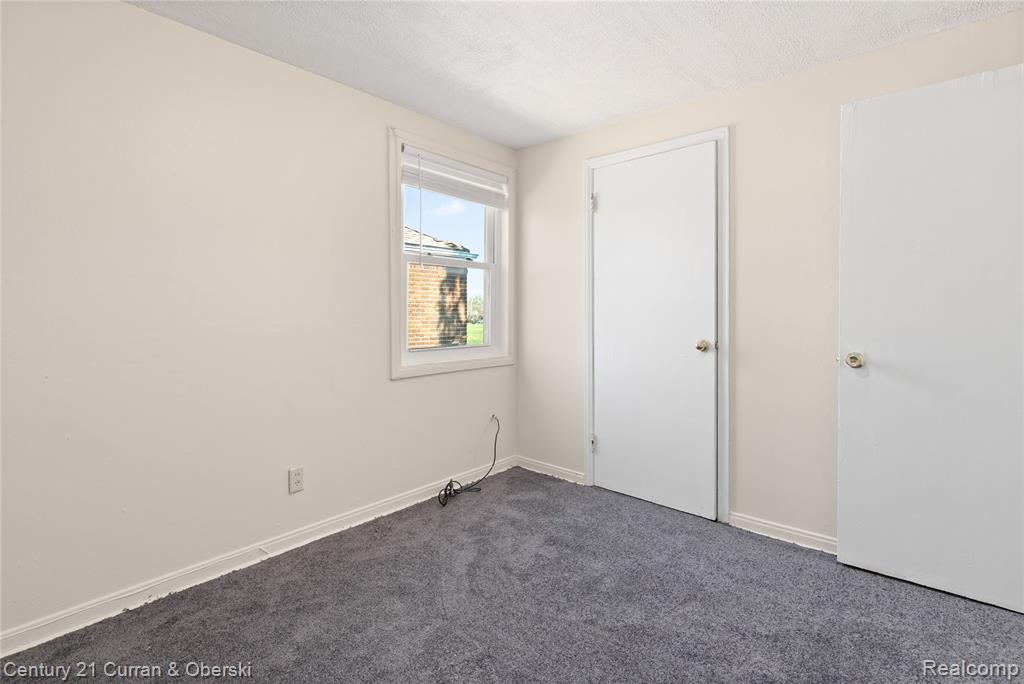 9145 Mettetal, Detroit, MI 48228 — Photo 9