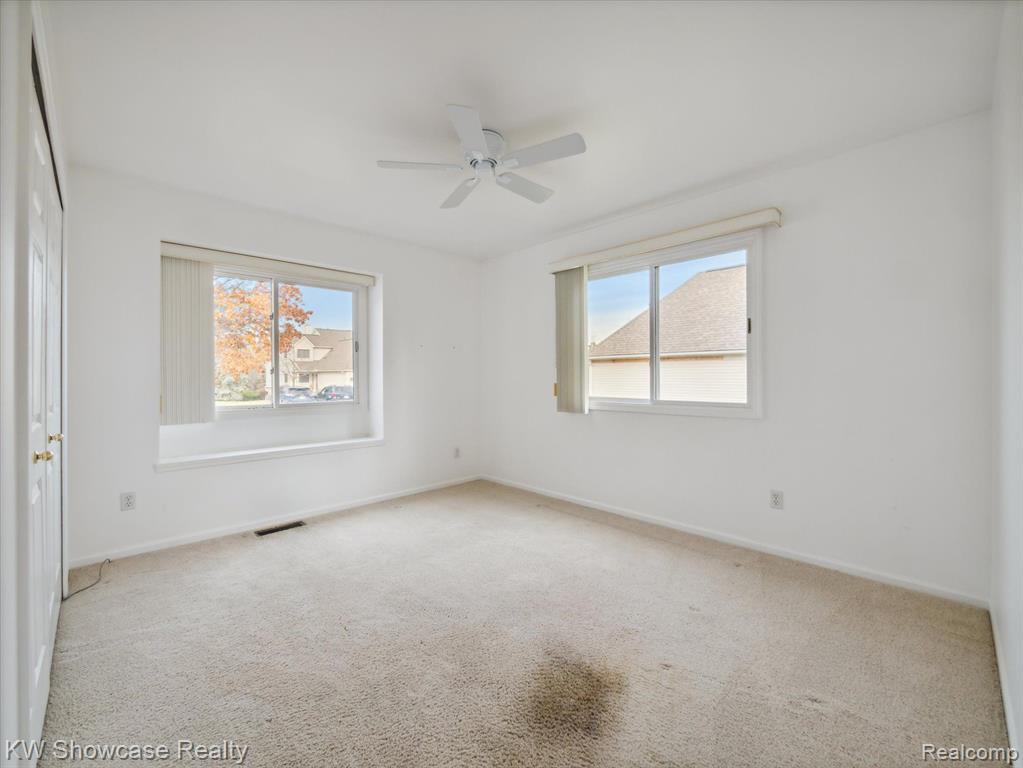 61011 EVERGREEN, South Lyon, MI 48178 — Photo 29