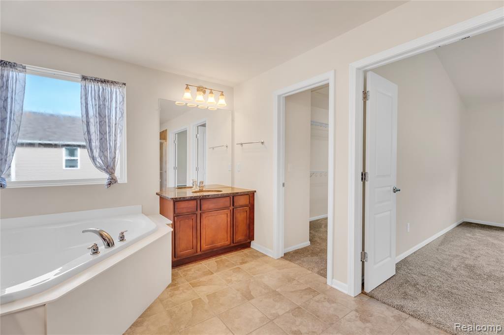 6119 AMBER Lane, Grand Blanc, MI 48439 — Photo 29