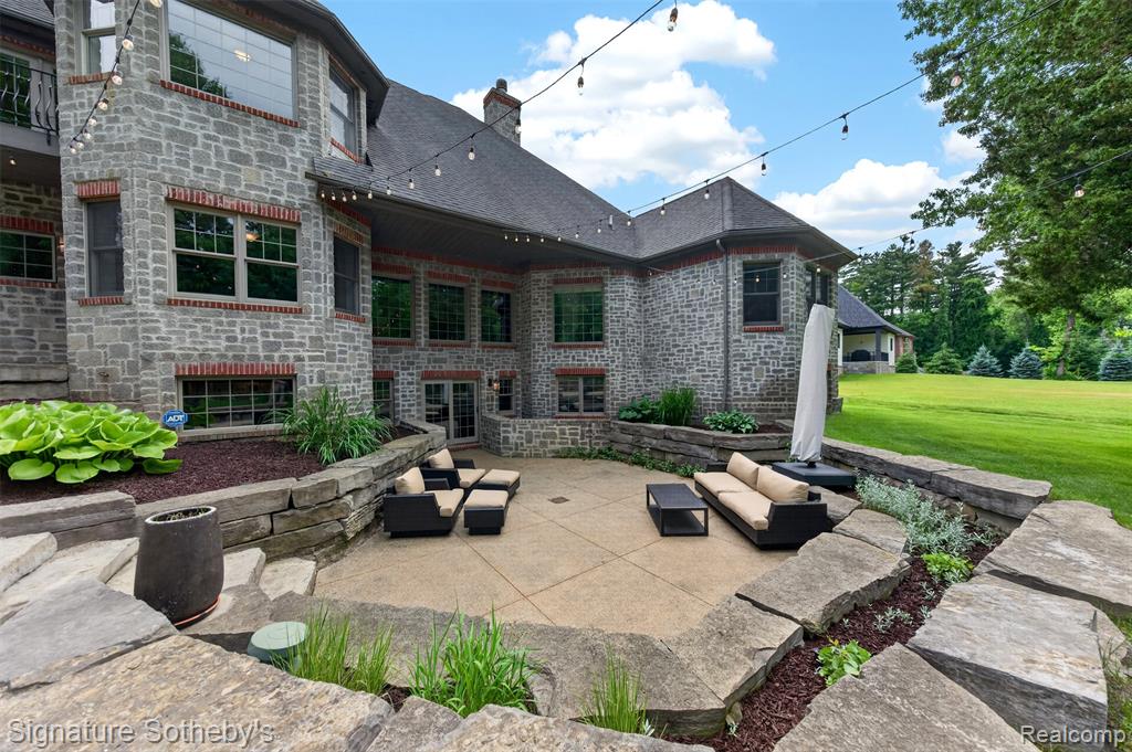 900 Hill Hollow Lane, Milford, MI 48381 — Photo 35