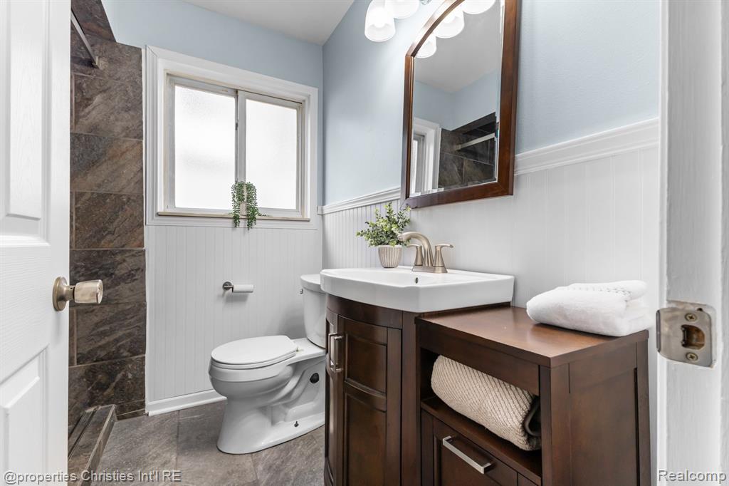 309 Sonia Avenue, Madison Heights, MI 48071 — Photo 17
