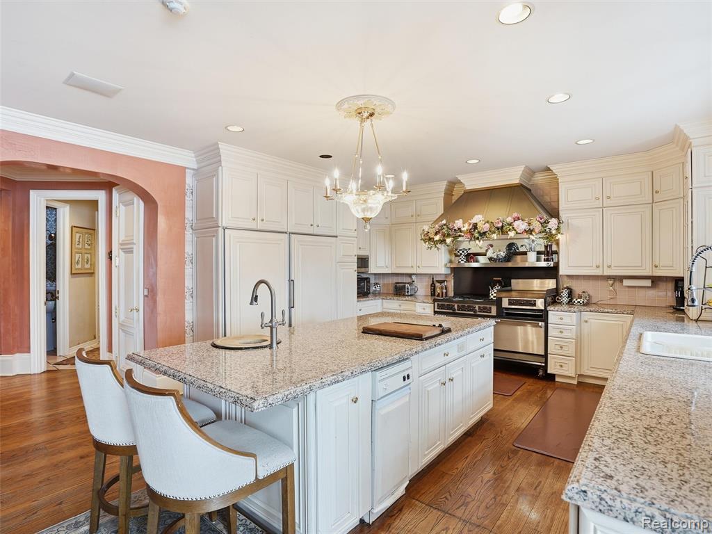 3075 Heron Pointe Drive, Bloomfield Hills, MI 48302 — Photo 13