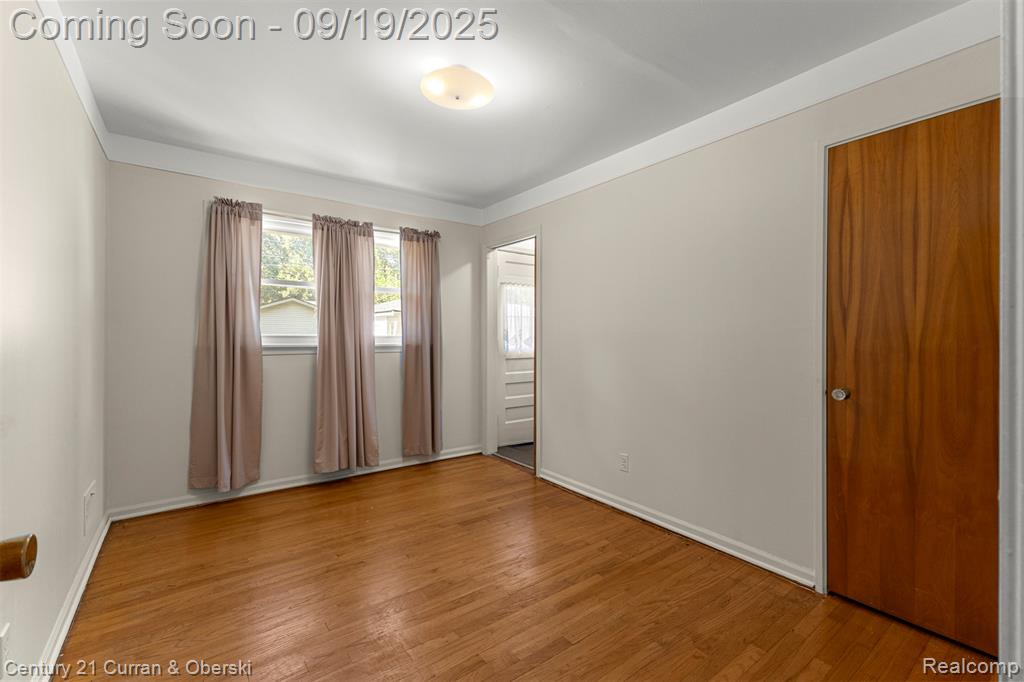 9001 Leverne, Redford, MI 48239 — Photo 26