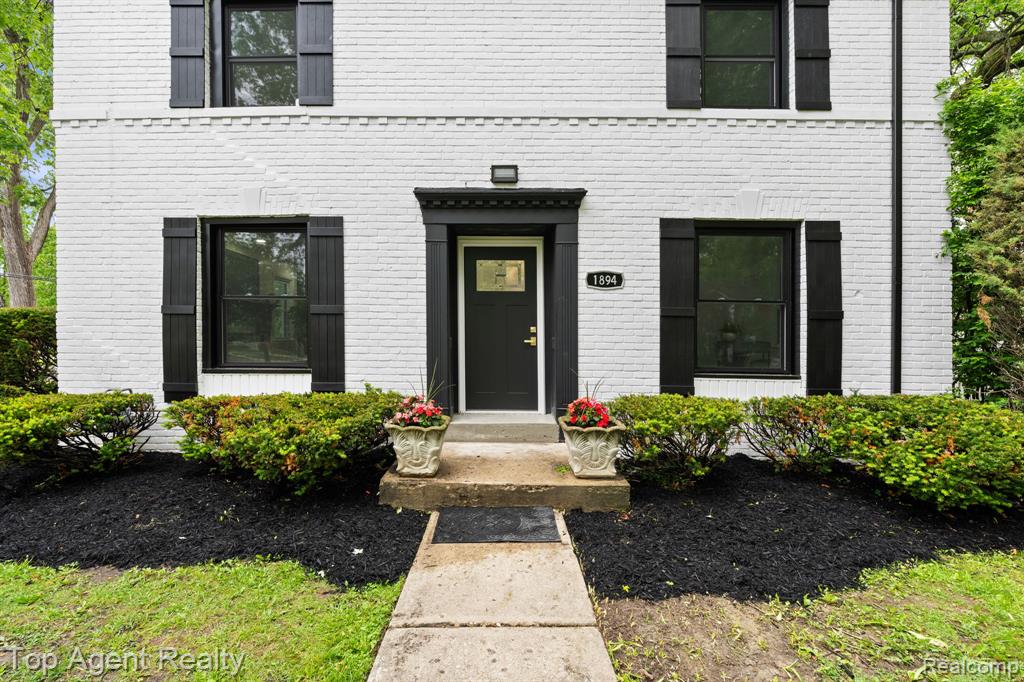 1894 Broadstone Road, Grosse Pointe Woods, MI 48236 — Photo 57