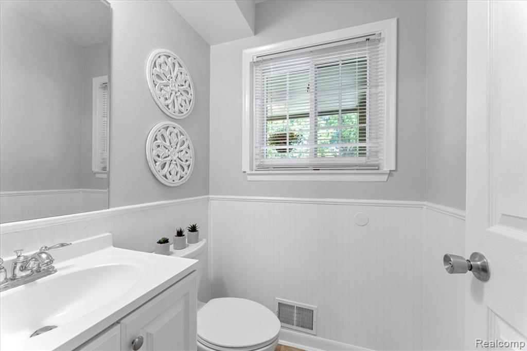 6261 New England Lane, Canton, MI 48187 — Photo 15