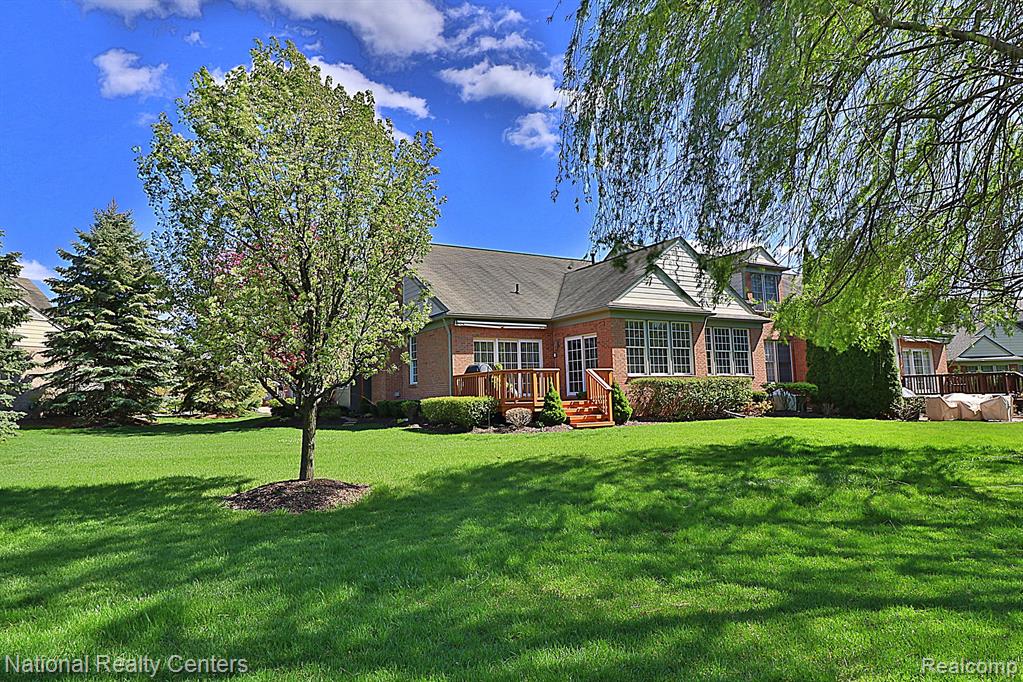 44454 BIRCHWOOD Court, Northville, MI 48168 — Photo 2