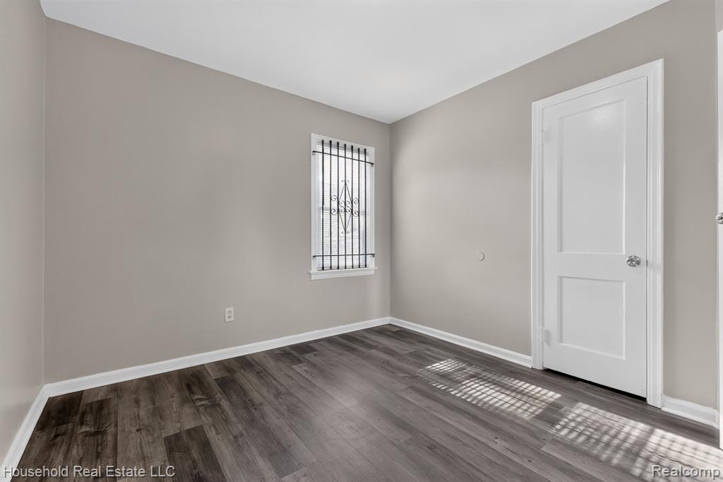 6370 Brace Street, Detroit, MI 48228 — Photo 11