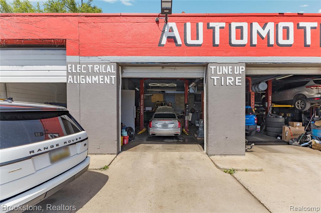 10200 Whittier Street, Detroit, MI 48224 — Photo 24