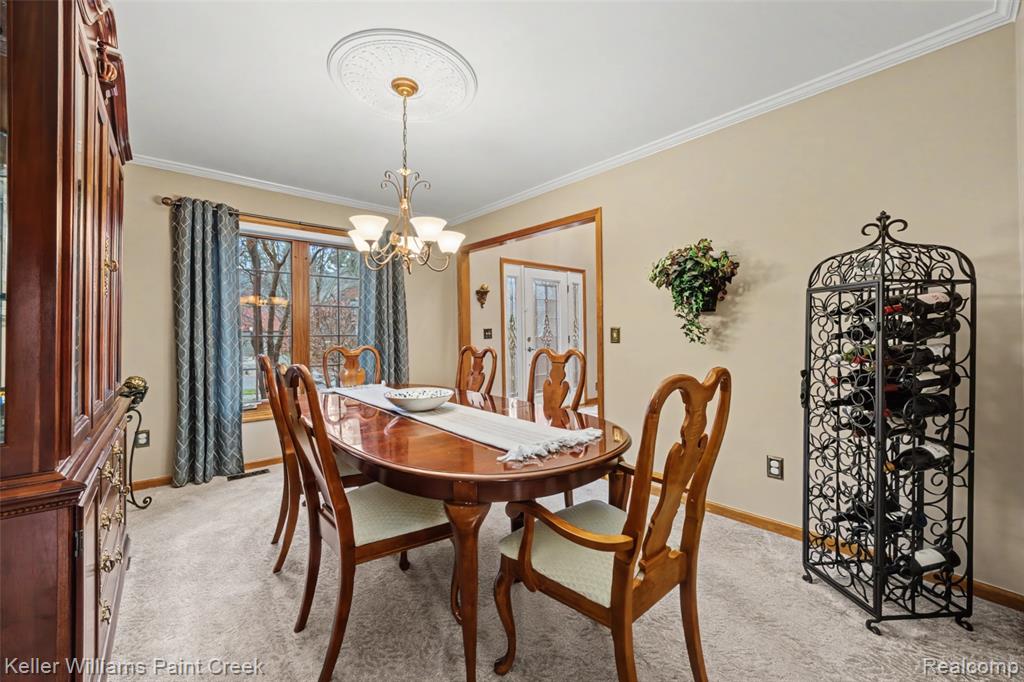 247 Glenmoor Drive S, Rochester, MI 48307 — Photo 17