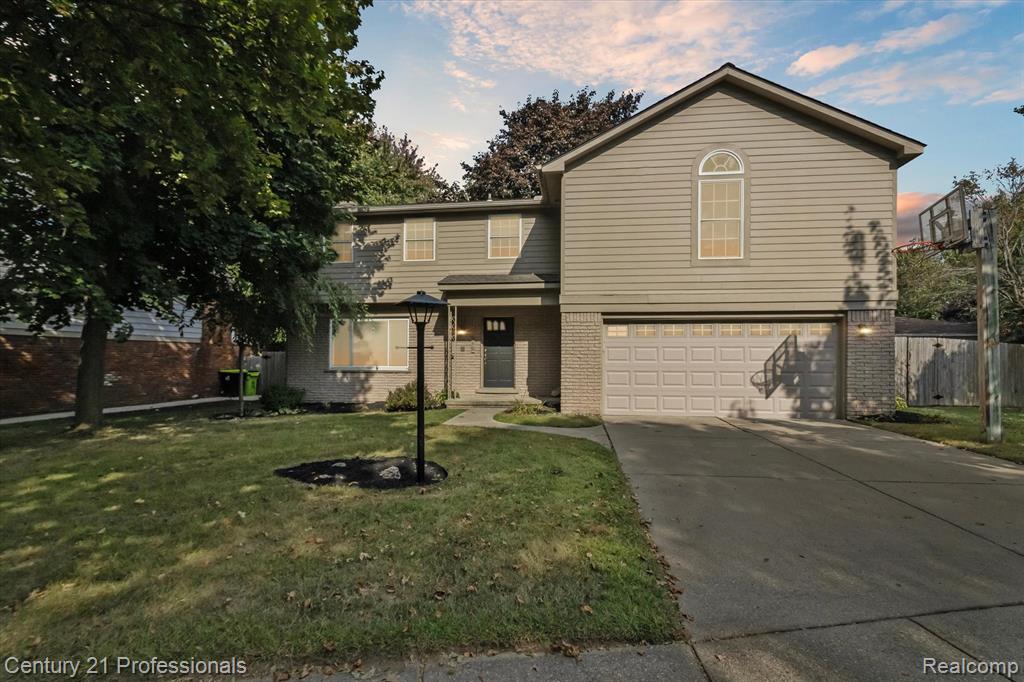 910 Jeffrey Drive, Northville, MI 48167 — front exterior
