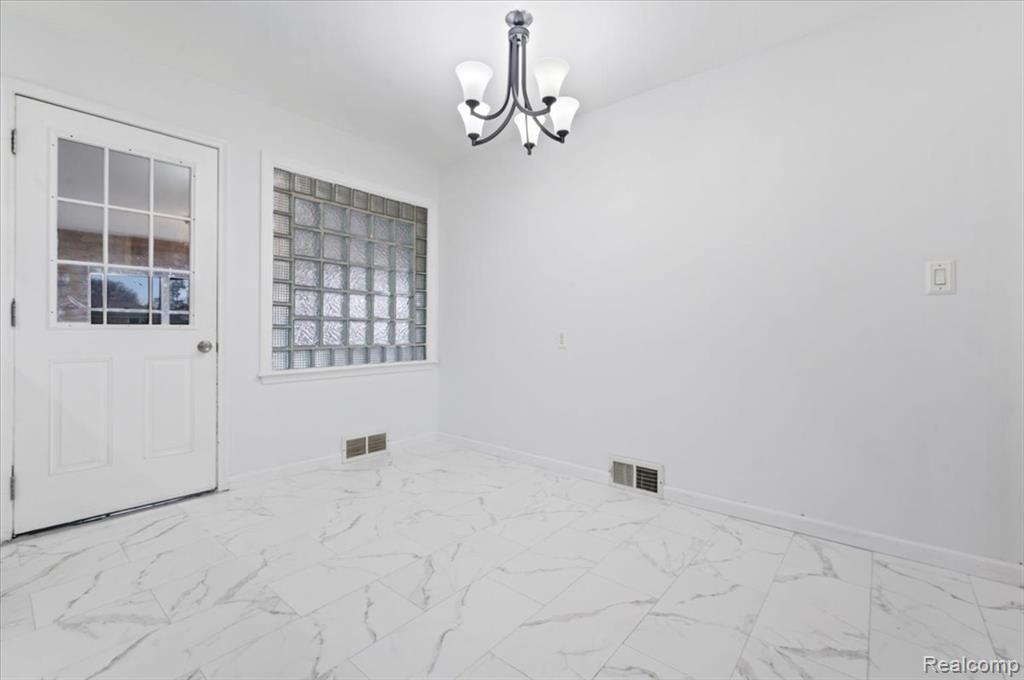 8457 Menge, Center Line, MI 48015 — Photo 18