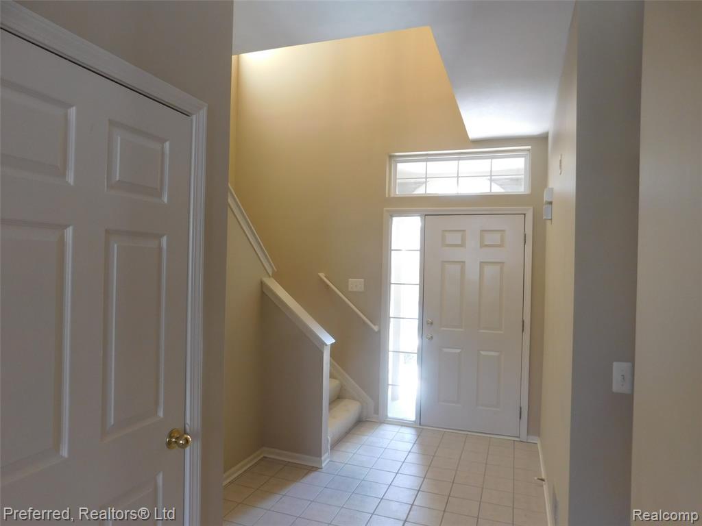 43124 PROVIDENCE Lane, Canton, MI 48188 — Photo 9