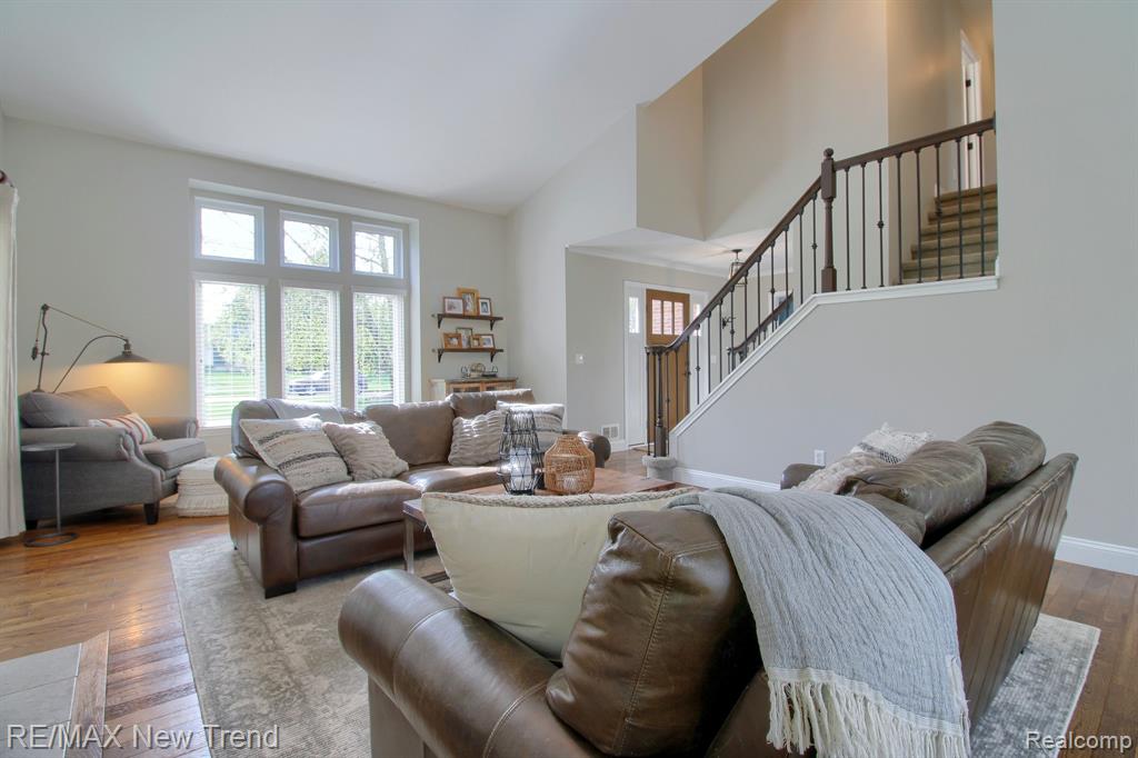 9457 DALEVIEW Drive, South Lyon, MI 48178 — Photo 9