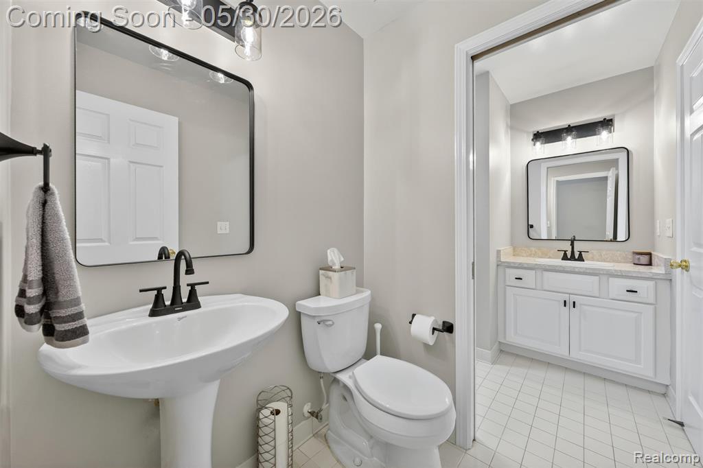 18364 Beechwood Street, Roseville, MI 48066 — Photo 27