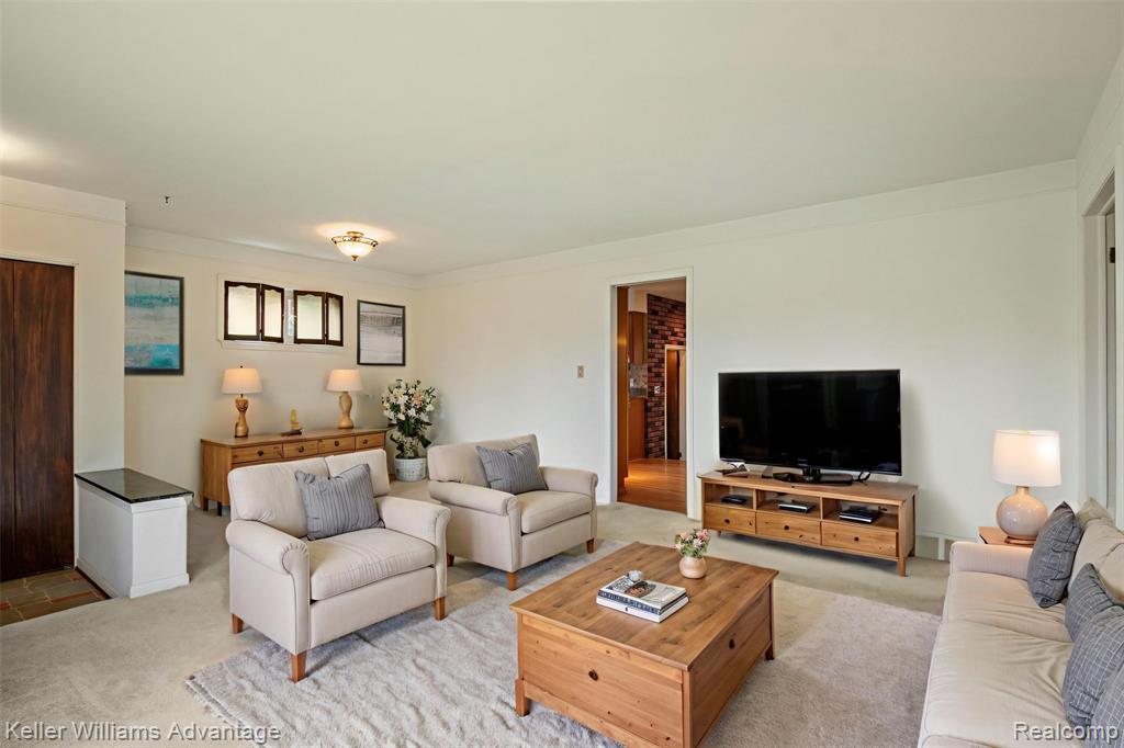 7562 Terri Drive, Westland, MI — Photo 4