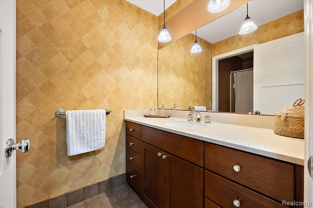 19710 W 13 Mile Road, 202, Beverly Hills, MI 48025 — Photo 24