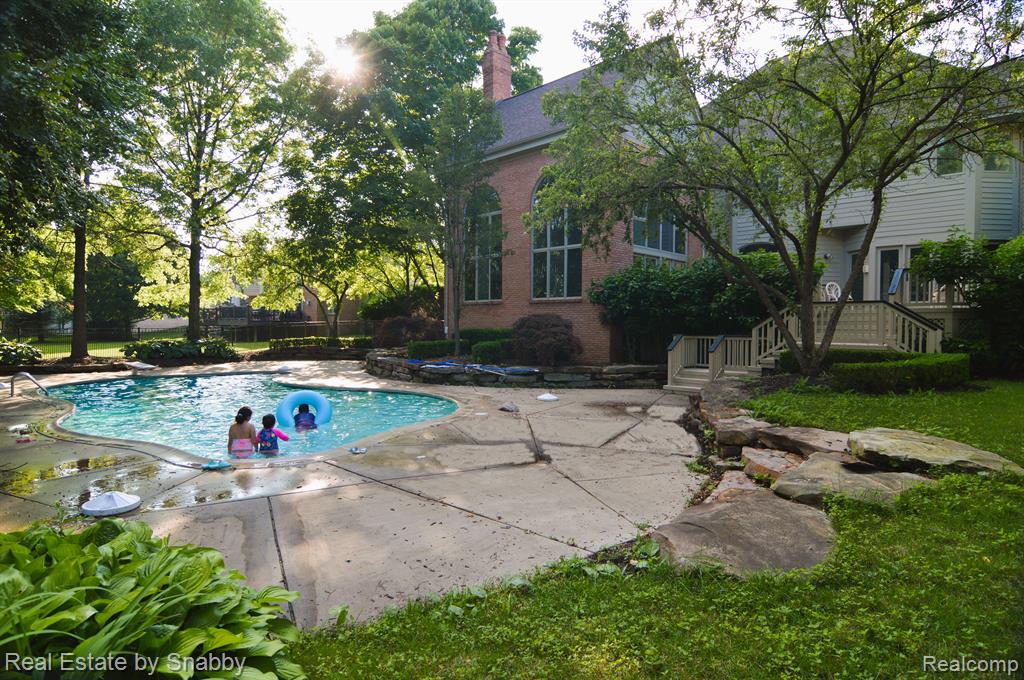 4096 Oak Tree Circle, Rochester, MI 48306 — Photo 10