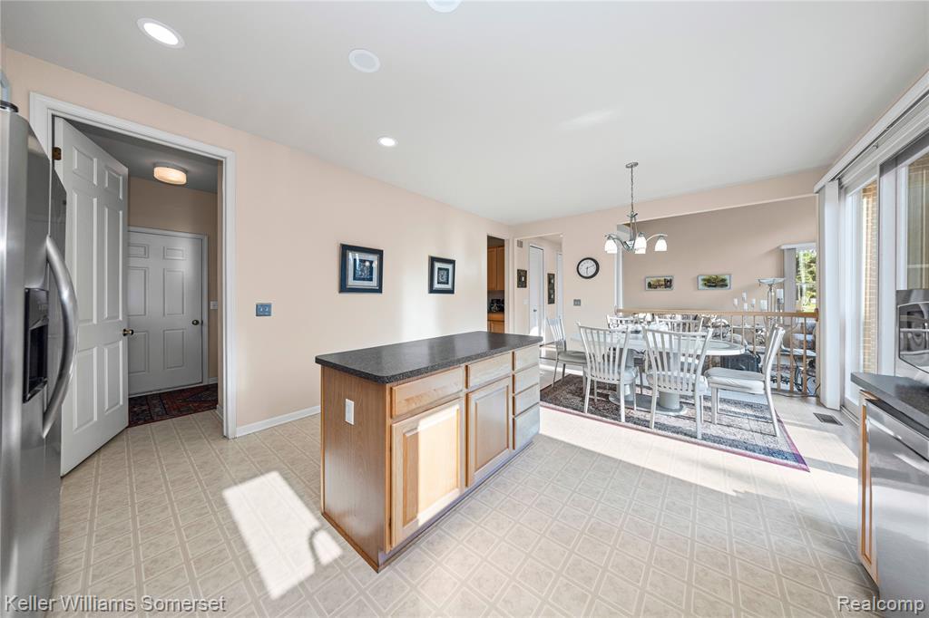 41659 Touchstone Drive, Sterling Heights, MI 48314 — Photo 17