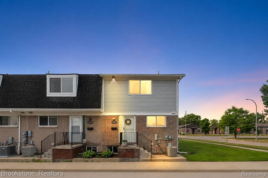 16092 W 11 Mile Road, Southfield, MI 48076