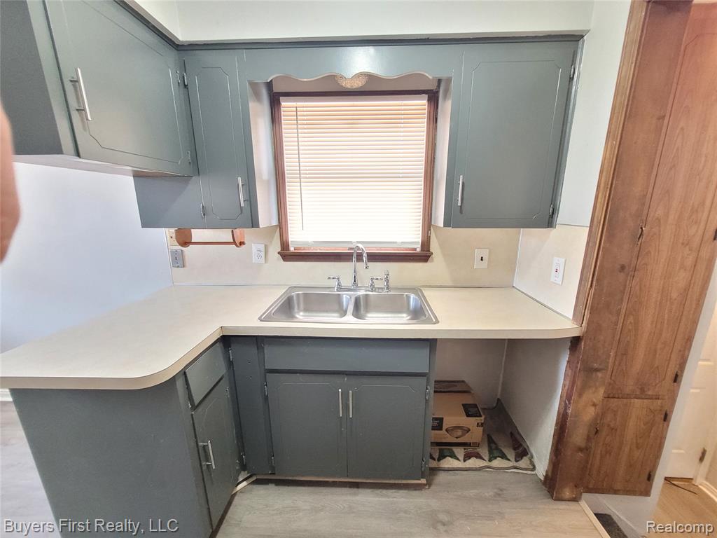 958 Cleveland Avenue, Lincoln Park, MI 48146 — Photo 6