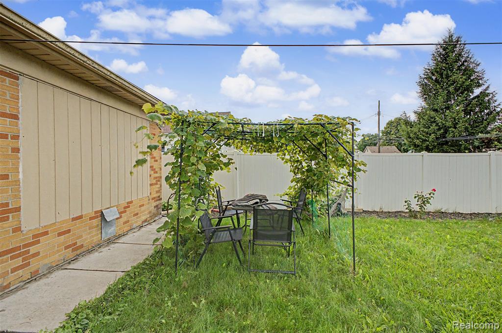8650 Whitlock Avenue, Dearborn, MI 48126 — Photo 35