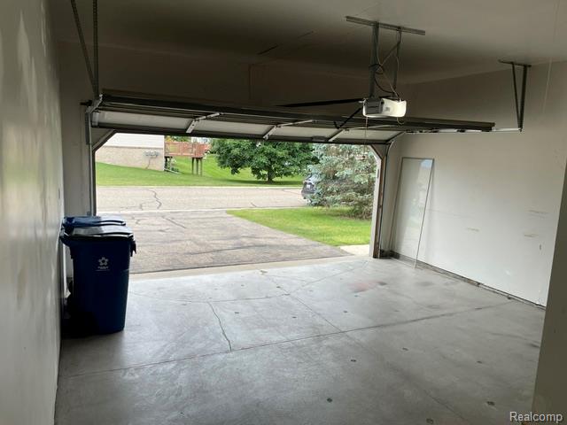11000 Hayes Street, Grand Blanc, MI 48439 — Photo 14