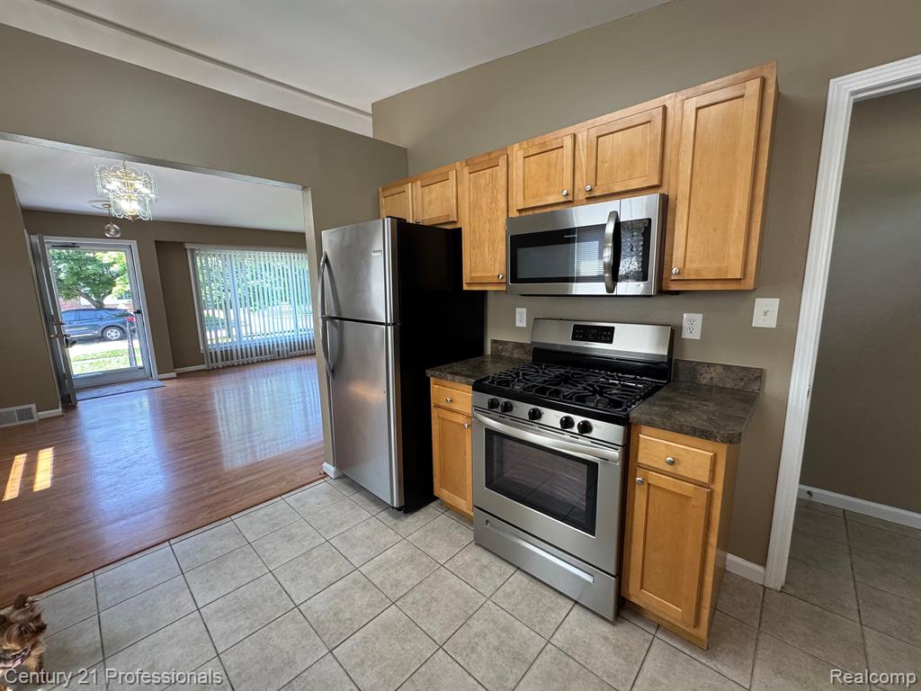6908 BURNLY Street, Garden City, MI — Photo 20