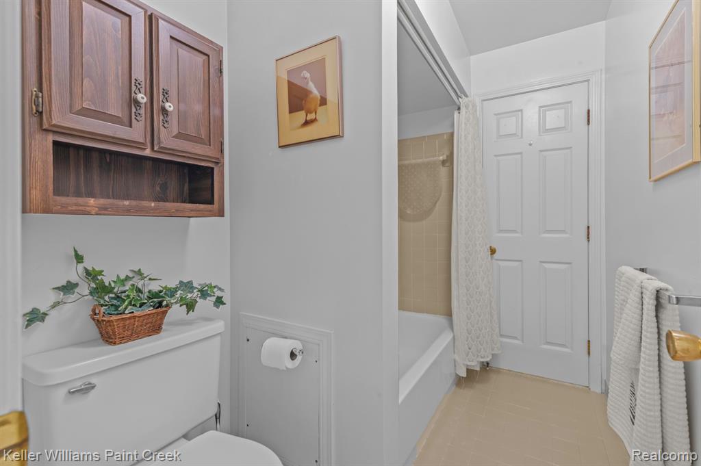 42501 Eldon Circle, Clinton Twp, MI 48038 — Photo 16