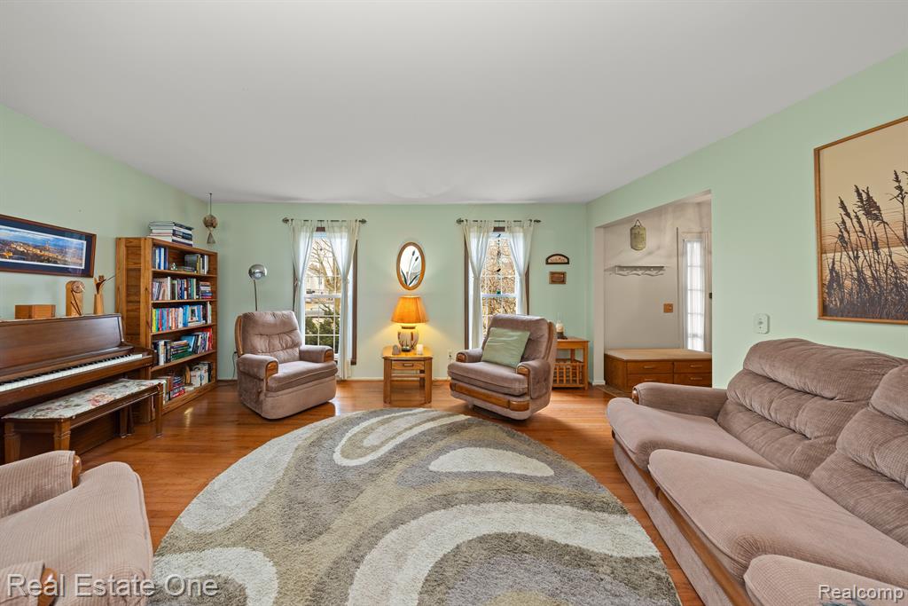 45831 SHEFFIELD Drive, Novi, MI — Photo 9