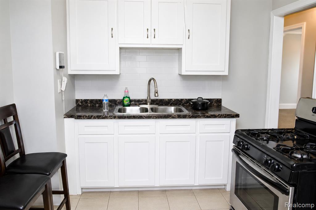 9107 Roselawn Street, Detroit, MI 48204 — Photo 14