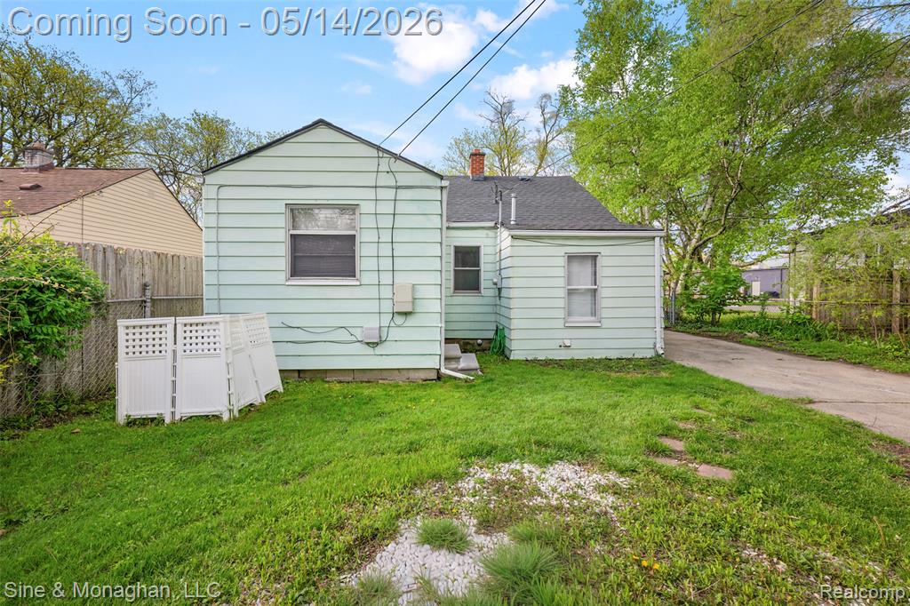 49 E Madge Avenue, Hazel Park, MI 48030 — Photo 24