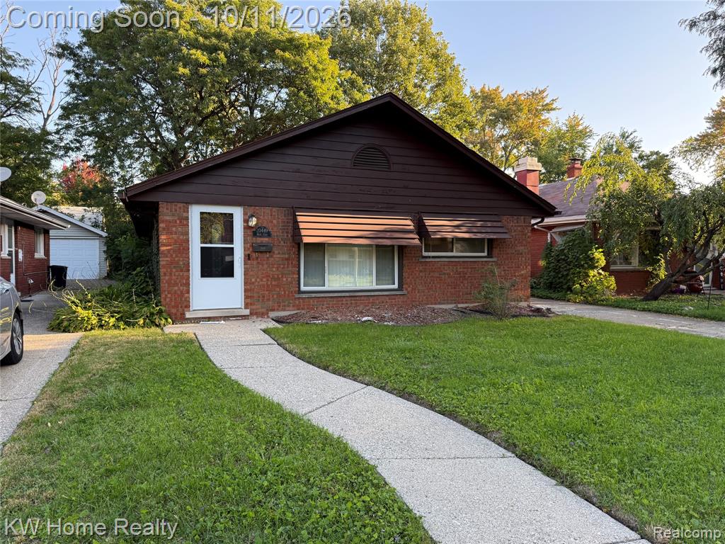 20449 Hunt Club Drive, Harper Woods, MI 48225