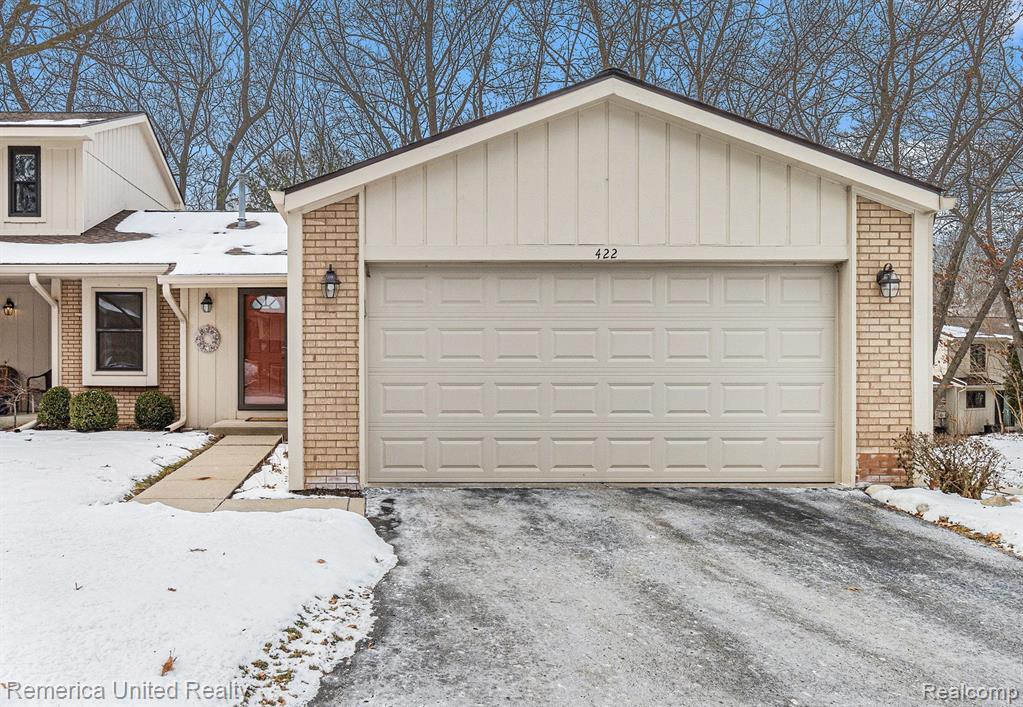 422 FOREST Drive, Brighton, MI 48116 — Photo 2