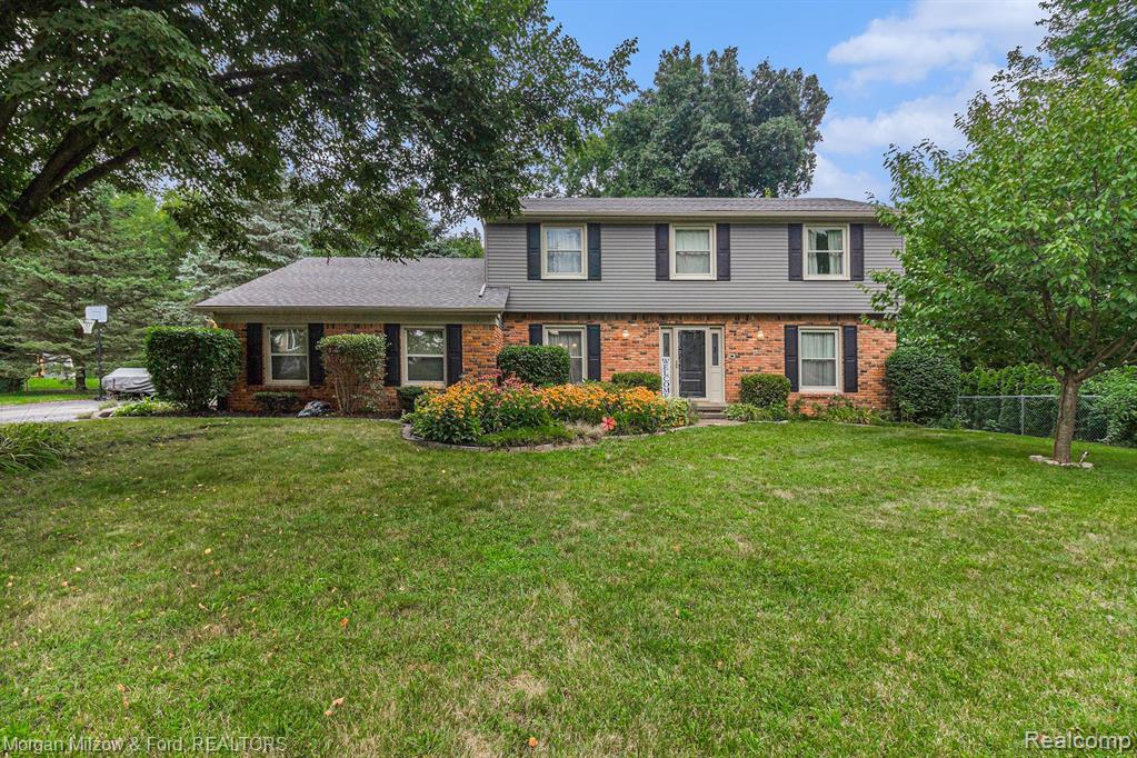 5010 Parview Drive, Clarkston, MI — front exterior