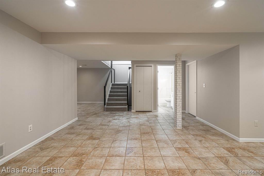 344 WOODLAND Drive, Saline, MI 48176 — Photo 38