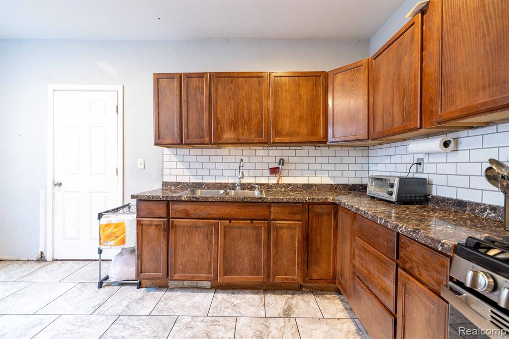 2018 MORRELL Street, Detroit, MI 48209 — Photo 12