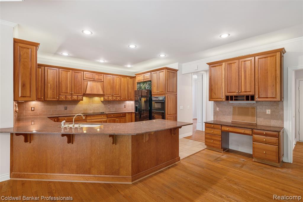 8661 DEERWOOD Road, Clarkston, MI 48348 — Photo 27