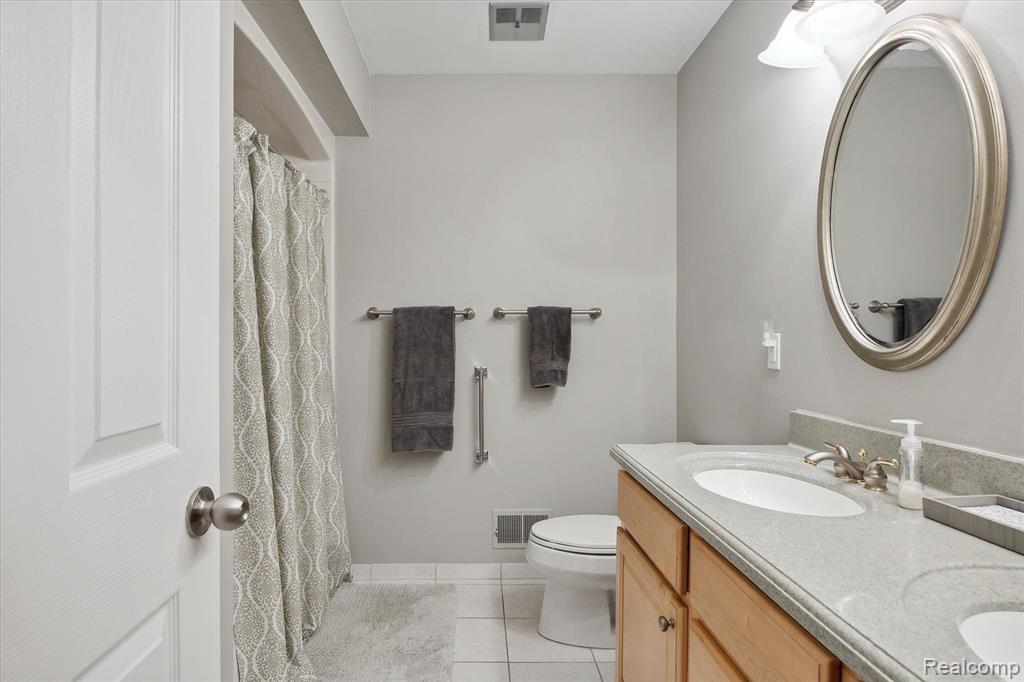 25999 PETROS Boulevard, Novi, MI — Photo 26