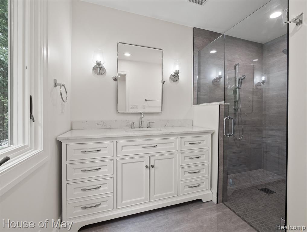 4743 S Ridge Drive, West Bloomfield, MI 48323 — Photo 28