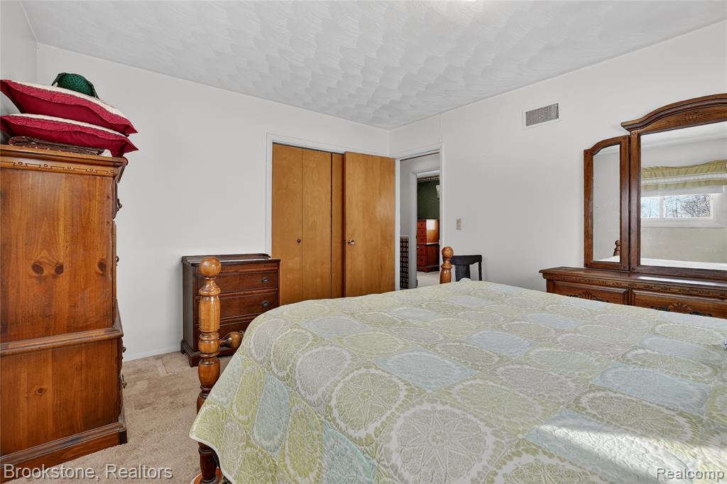300 N Kibbee Street, MI 48879 — Photo 18