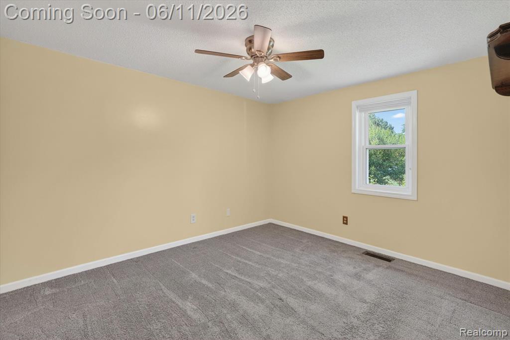 5464 E Maple Avenue, Grand Blanc, MI 48439 — Photo 19