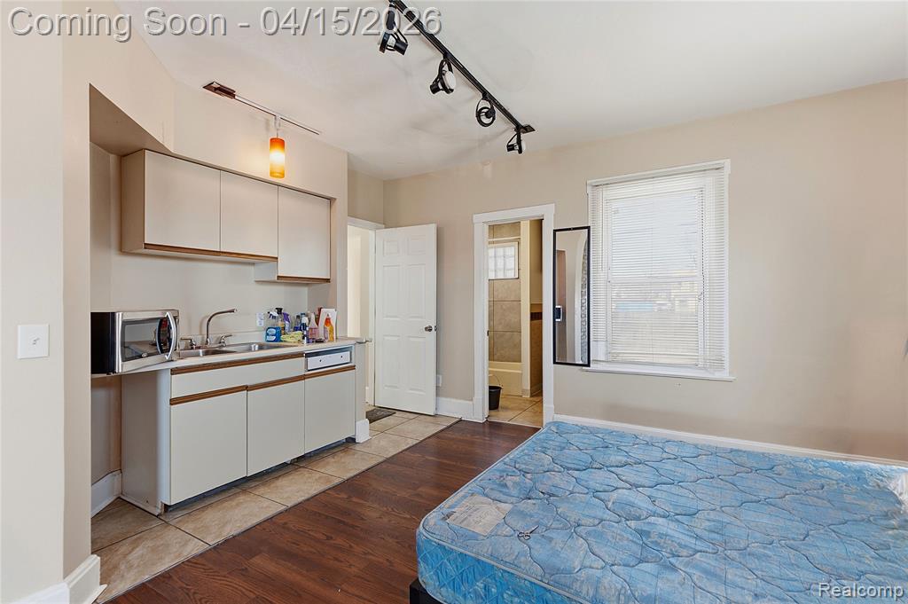 11429 E 8 Mile Road, Warren, MI 48089 — Photo 5