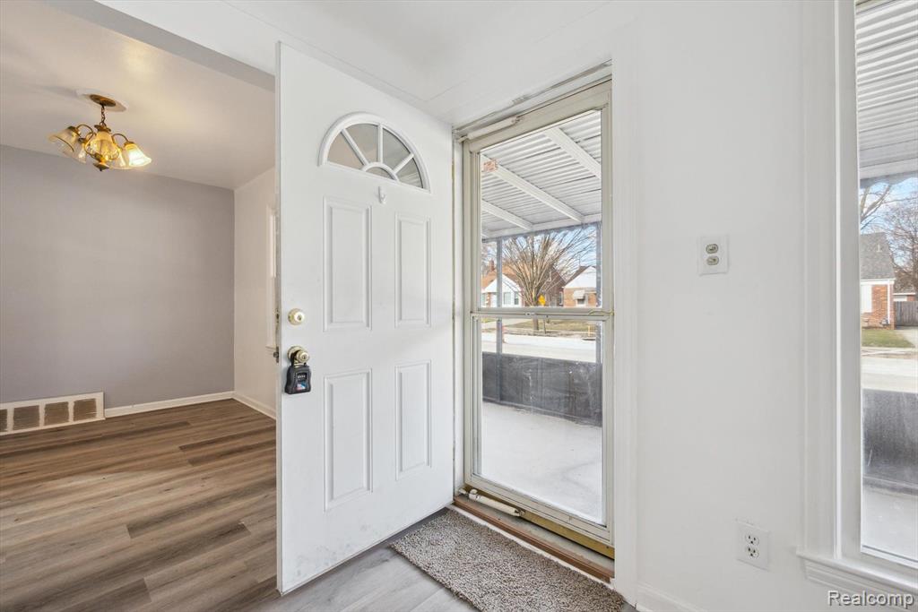 7676 DOLPHIN, Redford, MI 48239 — Photo 5