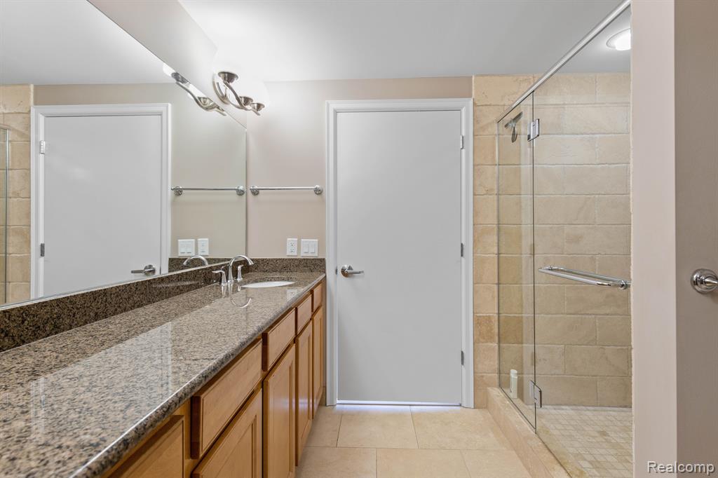 525 W Lafayette Boulevard, 14D, Detroit, MI 48226 — Photo 18