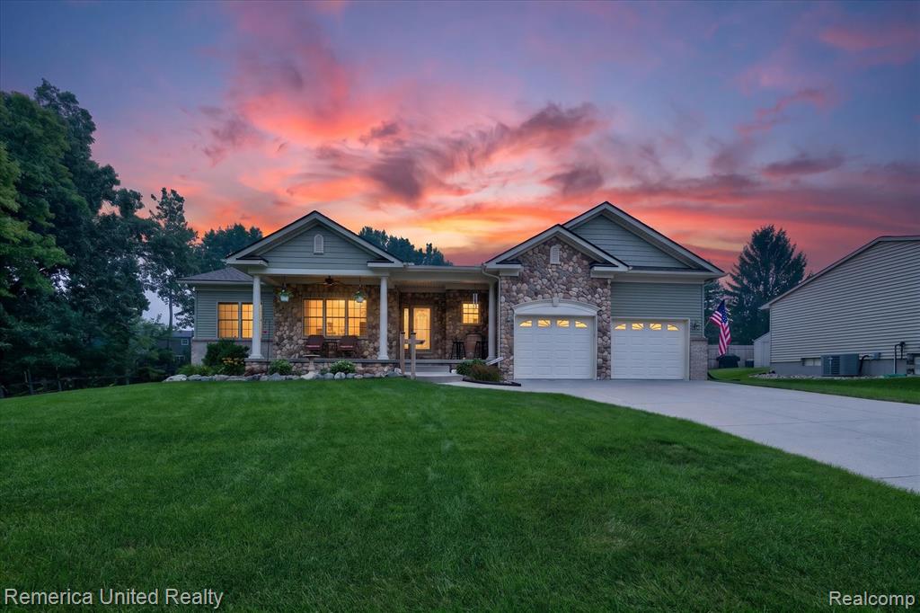 6169 Bay Court, Waterford, MI 48327 — front exterior