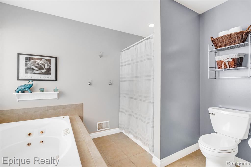 8459 Cranbrook Drive, Grand Blanc, MI 48439 — Photo 32
